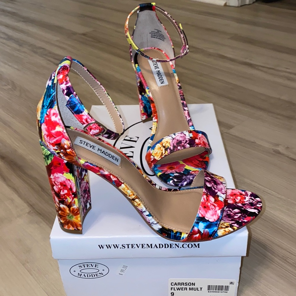 Brand new Steve Madden Flower print heels in size 9. Never worn.